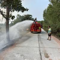 งานป้องกันและบรรเทาสาธารณภัยออกปฏิบัติหน้าที่ดับไฟลามทุ่งช่วยชาวบ้านในพื้นที่ตำบลบ้านยาง