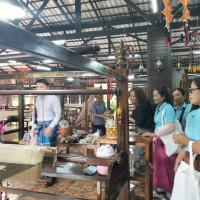 ศึกษาดูงานสืบสานงานศิลป์ ผ้าพื้นถิ่นย้อมดอกบัวแดง หมู่บ้านโนนกอก จังหวัดอุดรธานี