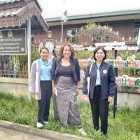 ศึกษาดูงานสืบสานงานศิลป์ ผ้าพื้นถิ่นย้อมดอกบัวแดง หมู่บ้านโนนกอก จังหวัดอุดรธานี