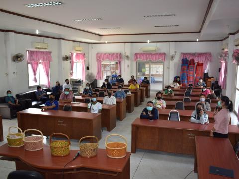 โครงการส่งเสริมสนับสนุนและพัฒนาศักยภาพกลุ่มอาชีพต่างๆ ภายในตำบลบ้านยาง หลักสูตร การสานตะกร้าหวายเทียม