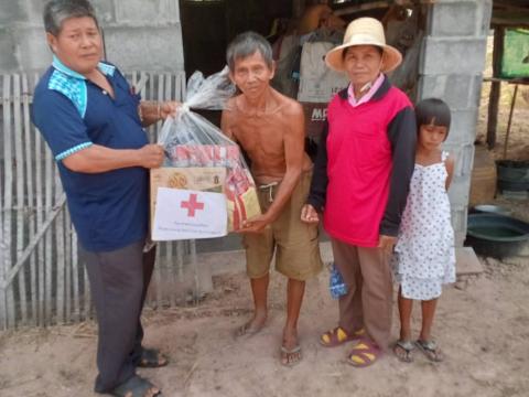 มอบถุงยังชีพให้กับผู้สูงอายุ ผู้พิการ ผู้ป่วยติดเตียง ผู้ยากไร้ยากจนในพื้นที่ตำบลบ้านยาง อ.พุทไธสง จ.บุรีรัมย์