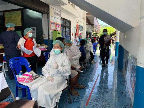 ประชาสัมพันธ์การป้องกันโควิด-19 และรณรงค์การฉีดวัคซีนป้องกันโรคไวรัสโคโรนา